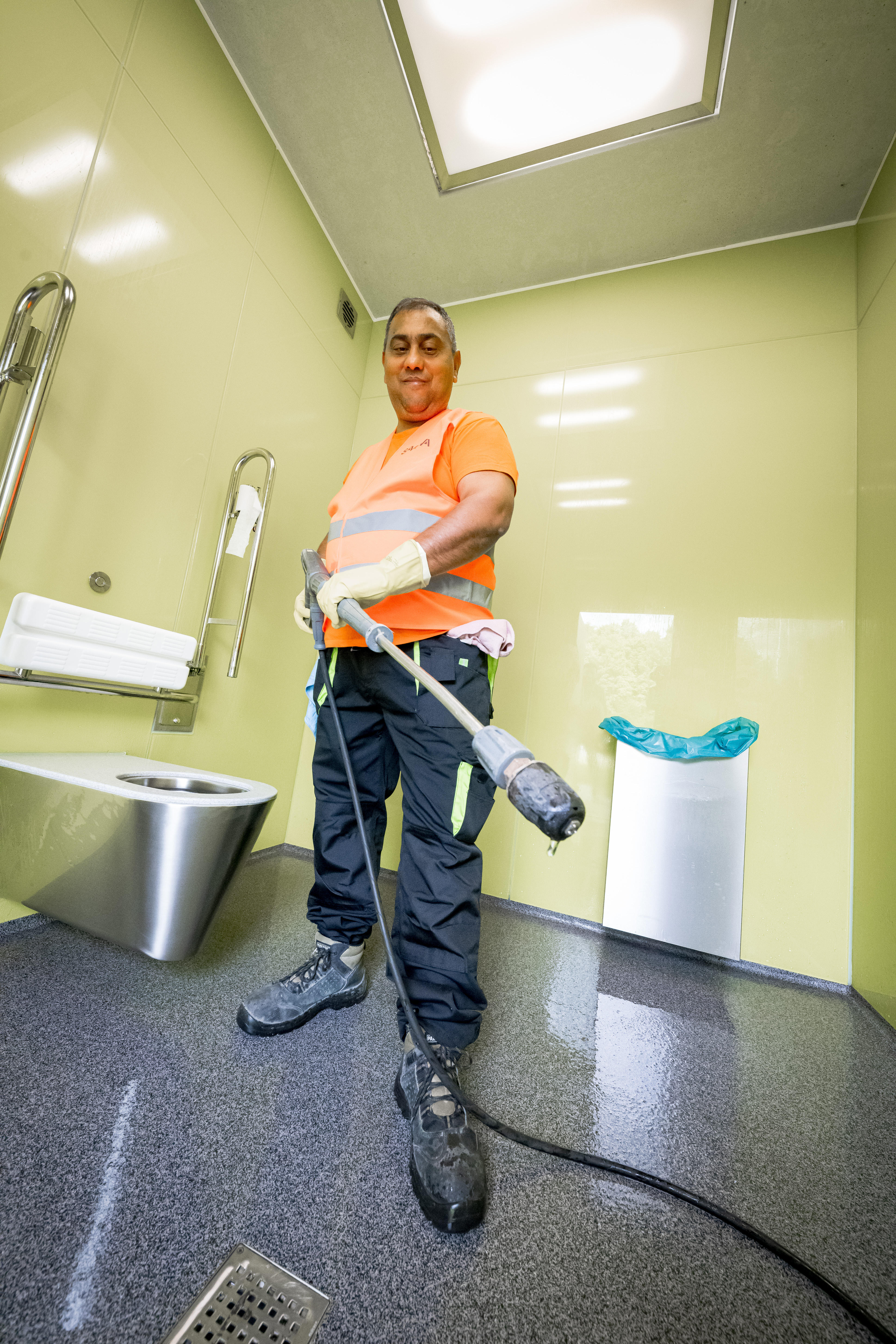 Unterhaltsreinigung WC Anlagen Savova 3