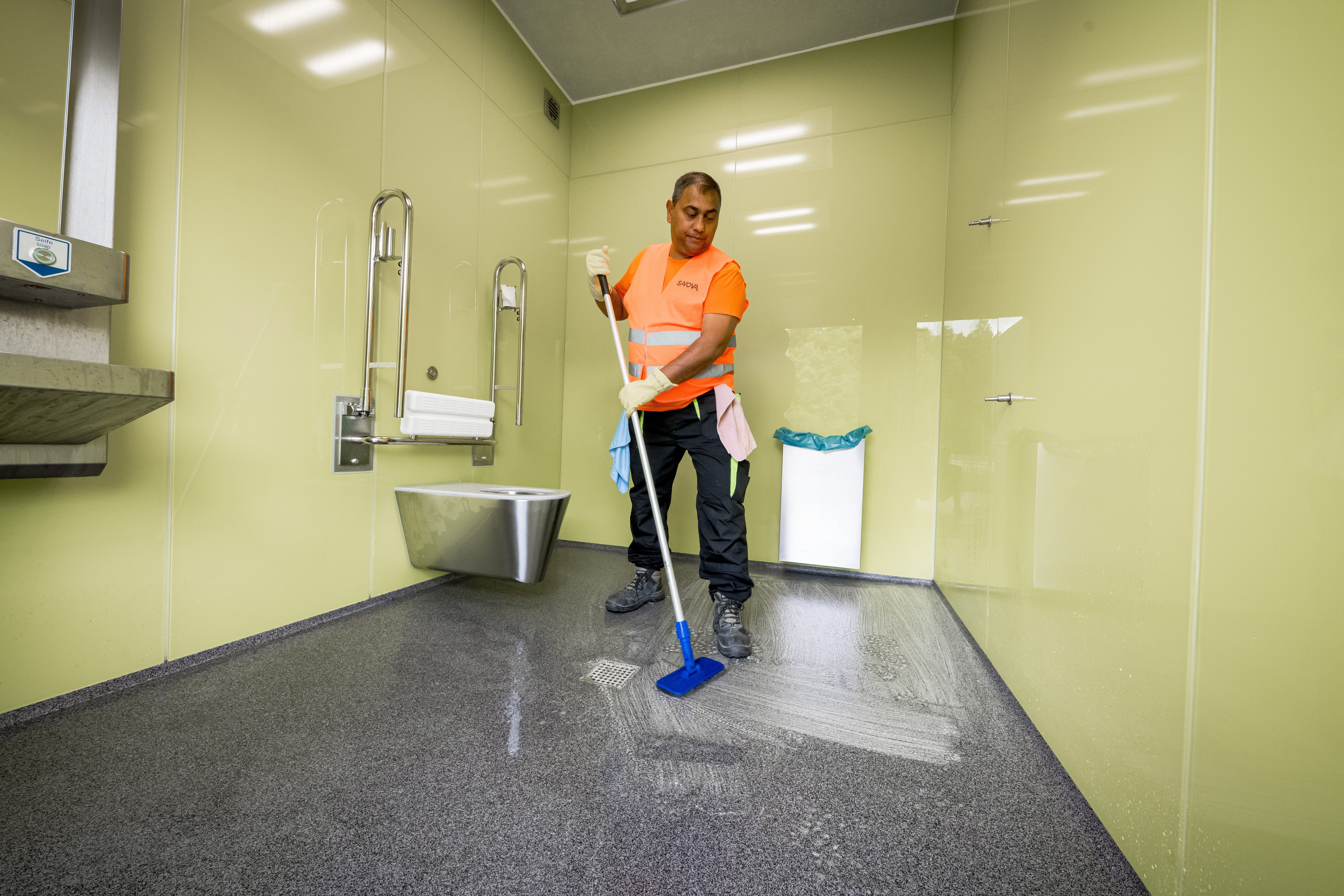Unterhaltsreinigung WC Anlagen Savova 5